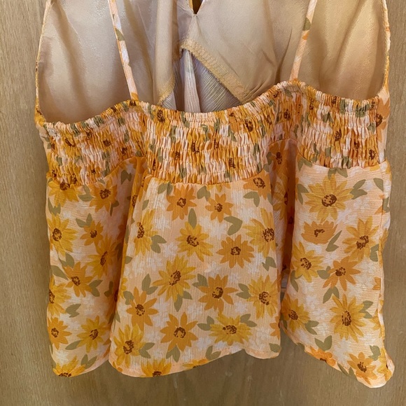 🌻 NWT Showpo Ain’t No Sweetie Top sunflowe… - Picture 7 of 9